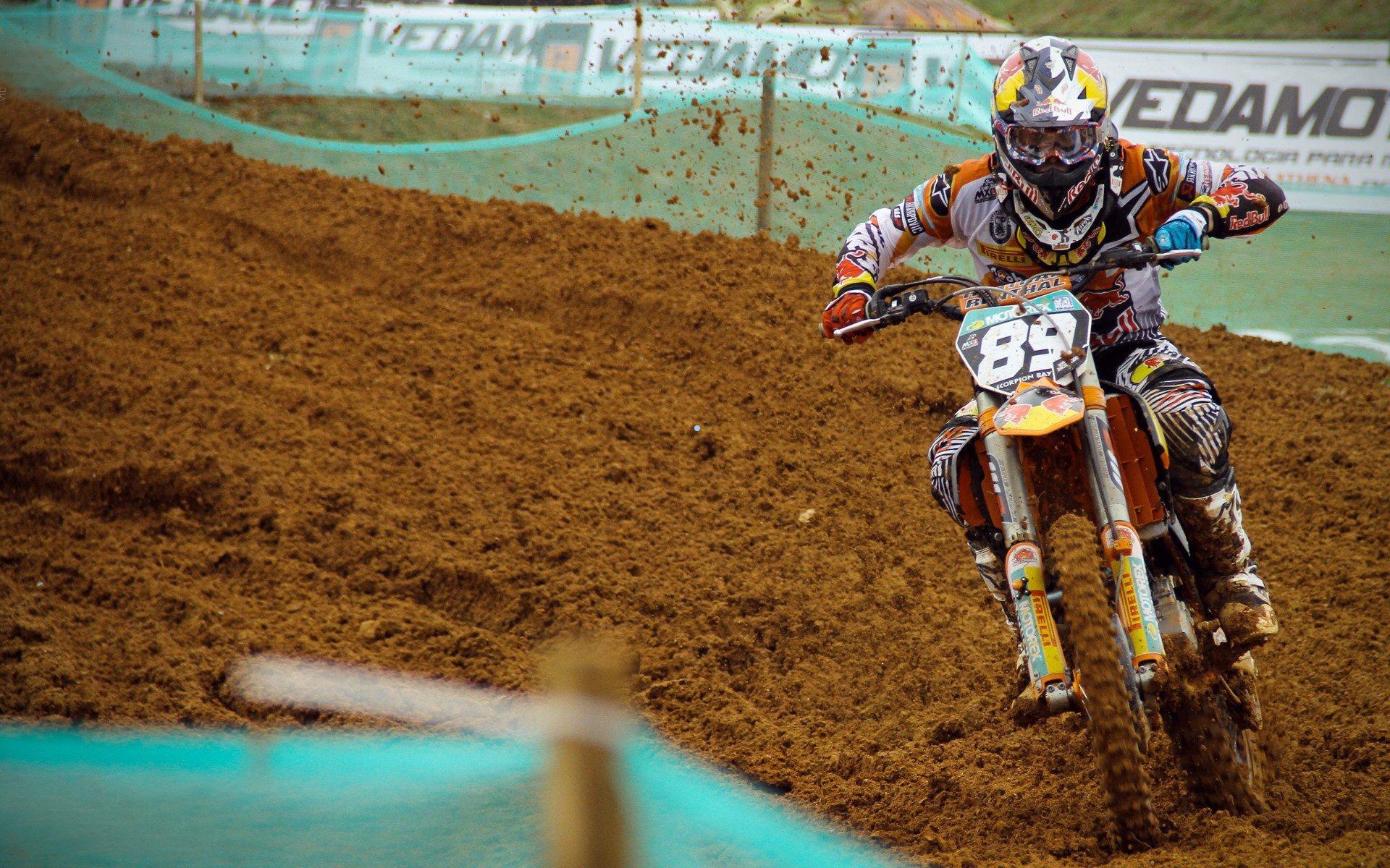 后防磐石续约圣保罗球场，拉赫马尼380万欧元年薪锁定那不勒斯未来